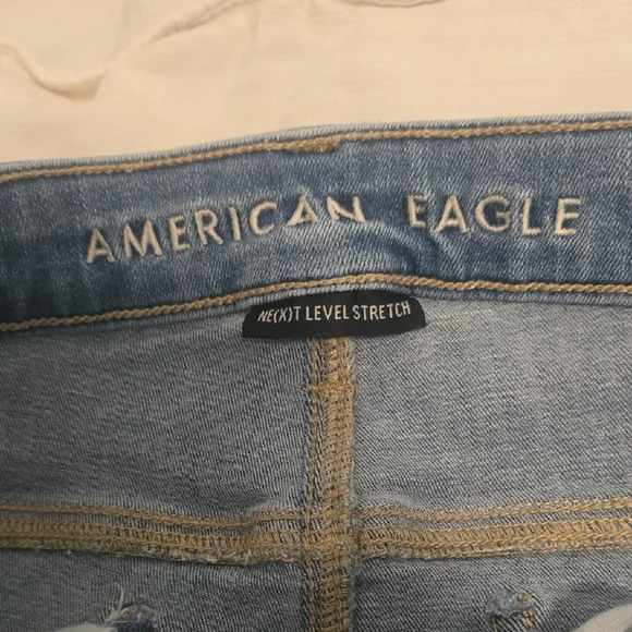 American Eagle Outfitters Light Blue Ankle Jeans - Picture 2 of 3
